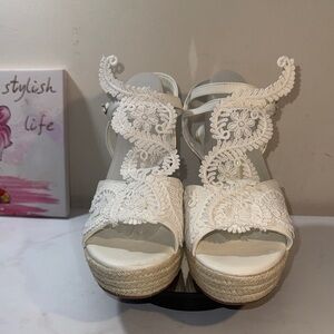 NWOT MiLanolce Women’s White Lace Espadrille Wedge Sandals - Size 10
